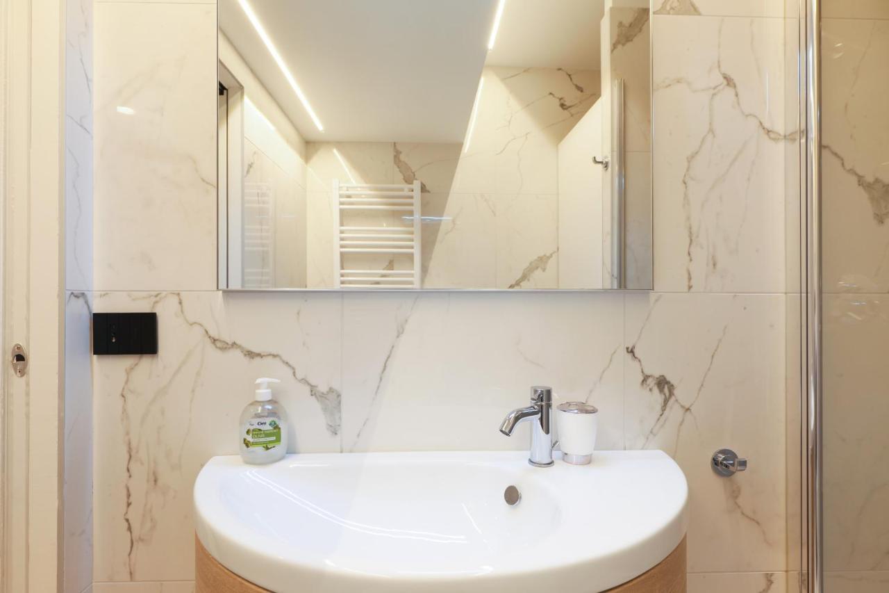 Mila Apartments Cavalcabo มิลาน ภายนอก รูปภาพ