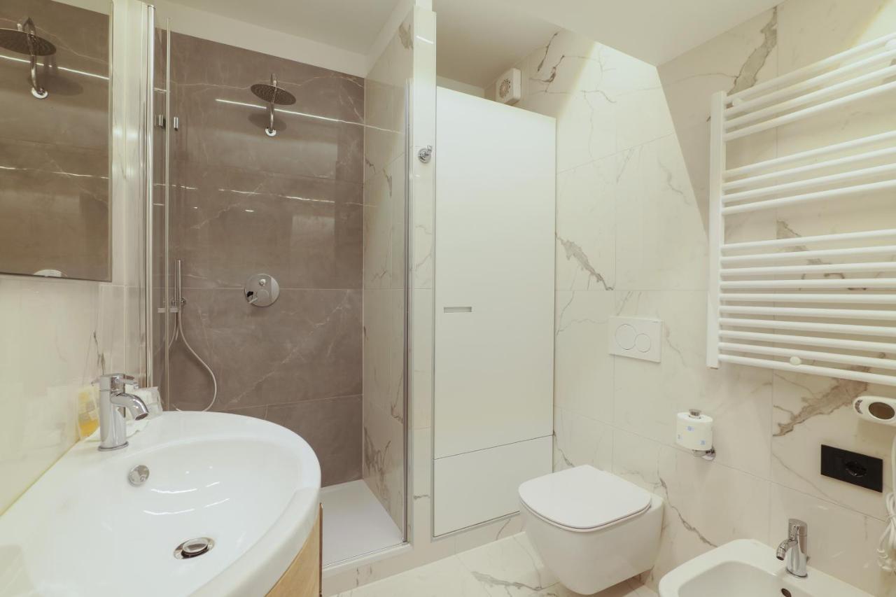 Mila Apartments Cavalcabo มิลาน ภายนอก รูปภาพ