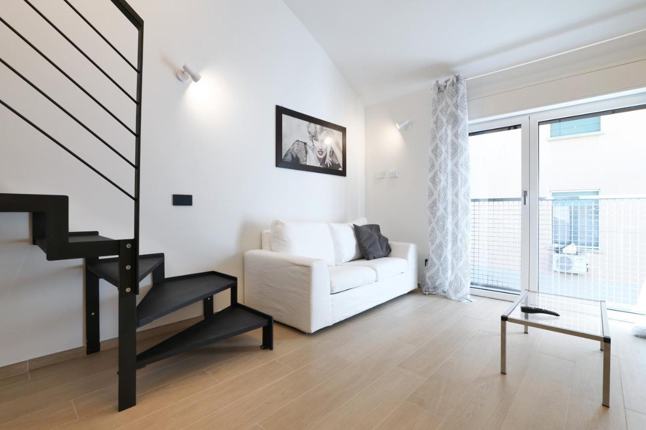 Mila Apartments Cavalcabo มิลาน ภายนอก รูปภาพ